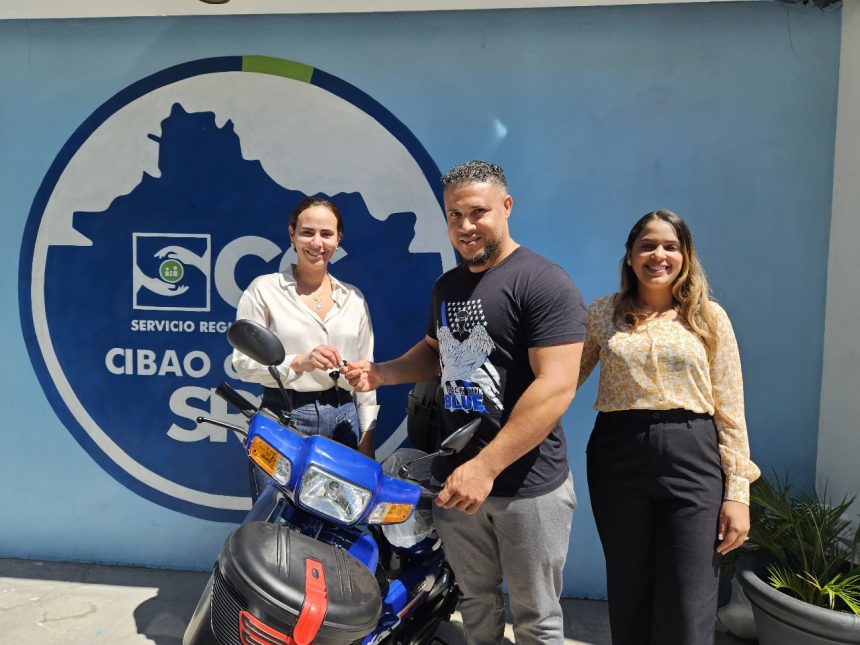 SRS Cibao Central fortalece mensajería con nuevas motocicletas